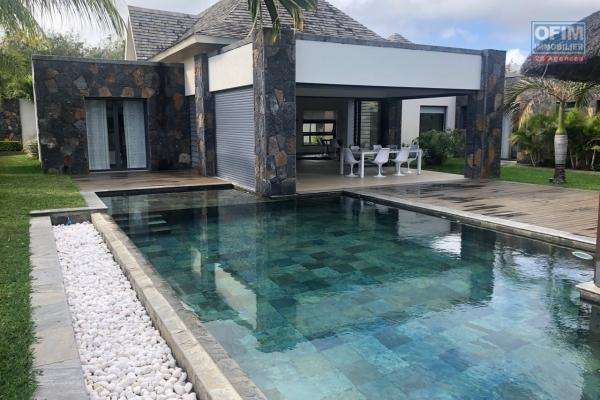 Accessible to foreigners and Mauritians: For sale a magnificent villa of 370 m2 with private swimming pool in Cap Malheureux.
