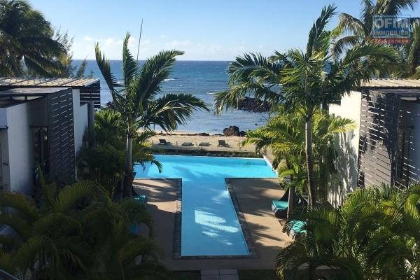 For rent T4 in a luxury residence at the water's edge in Trou aux Biches.