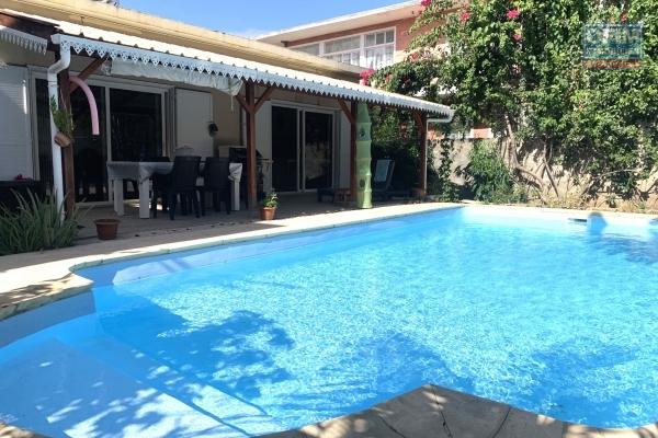 Albion for sale lovely three bedroom villa on one level with swimming pool in a quiet area.