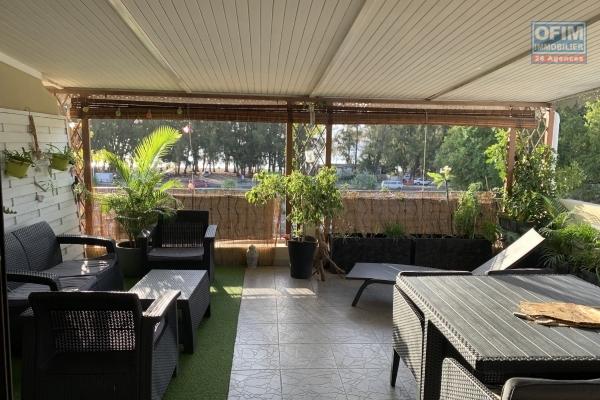 Flic en Flac For rent magnificent furnished apartment with 2 bedrooms, swimming pool in front of the beach of Flic en Flac, Mauritius.