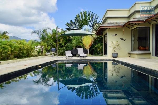 Black River luxurious three-bedroom villa with swimming pool and garage, located in the heart of nature in a secure and quiet morcellement.