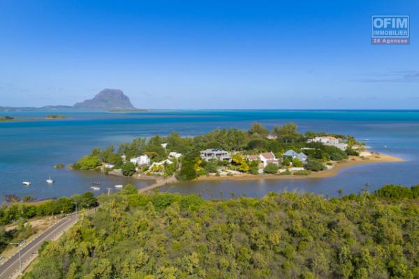 For sale apartment bt the sea with 3 air-conditioned bedrooms accessible to foreigners on an island in Black-Rivier.