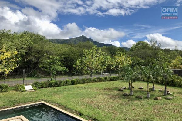 Black River for sale magnificent villa with 5 air-conditioned bedrooms accessible to foreigners in a fenced area with mountain views close to amenities.