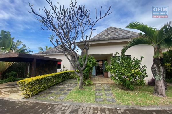 For sale a villa in a small complex of 8 villas under RES status eligible for purchase to foreigners with a permanent residence permit in the Grand Baie region on the north coast.