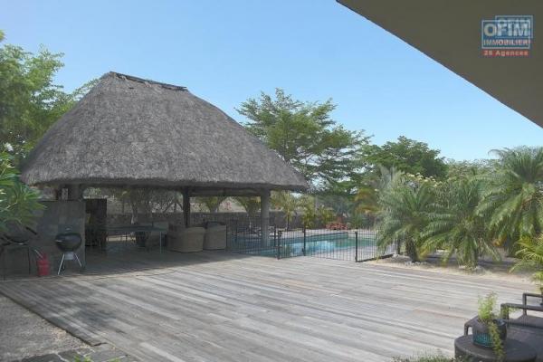 Tamarin for rent beautiful villa ideally located with 4 bedrooms, swimming pool, double garage and a huge plot of land of 4000m2.