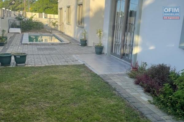 Comfortable and Elegant Apartment Just a Stone's Throw from Mont Choisy Beach!