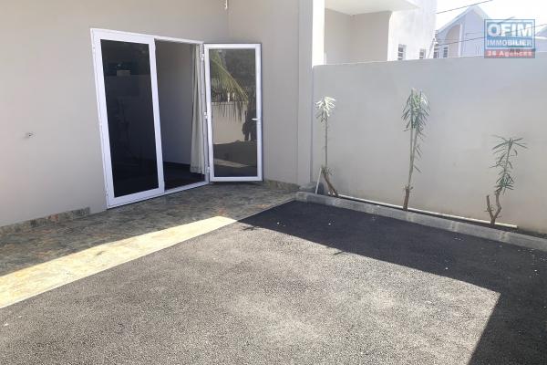 Flic en Flac for rent, recent 2 bedroom duplex located 5 minutes walk from shops and the beach in a quiet area.