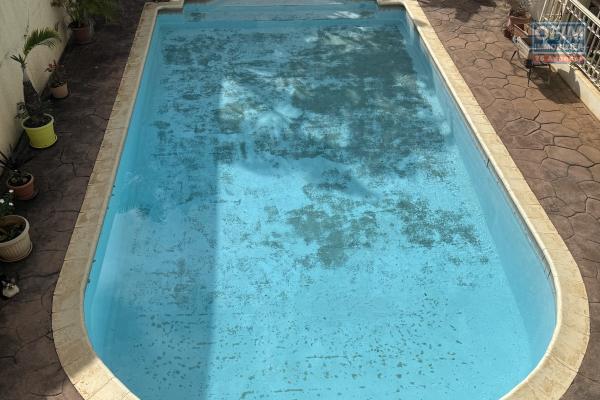  For sale in Albion – Pleasant 3 bedroom apartment with swimming pool, close to the beach