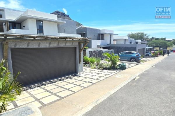 Tamarin – For rent: Stunning contemporary 4-bedroom villa with pool, close to everything