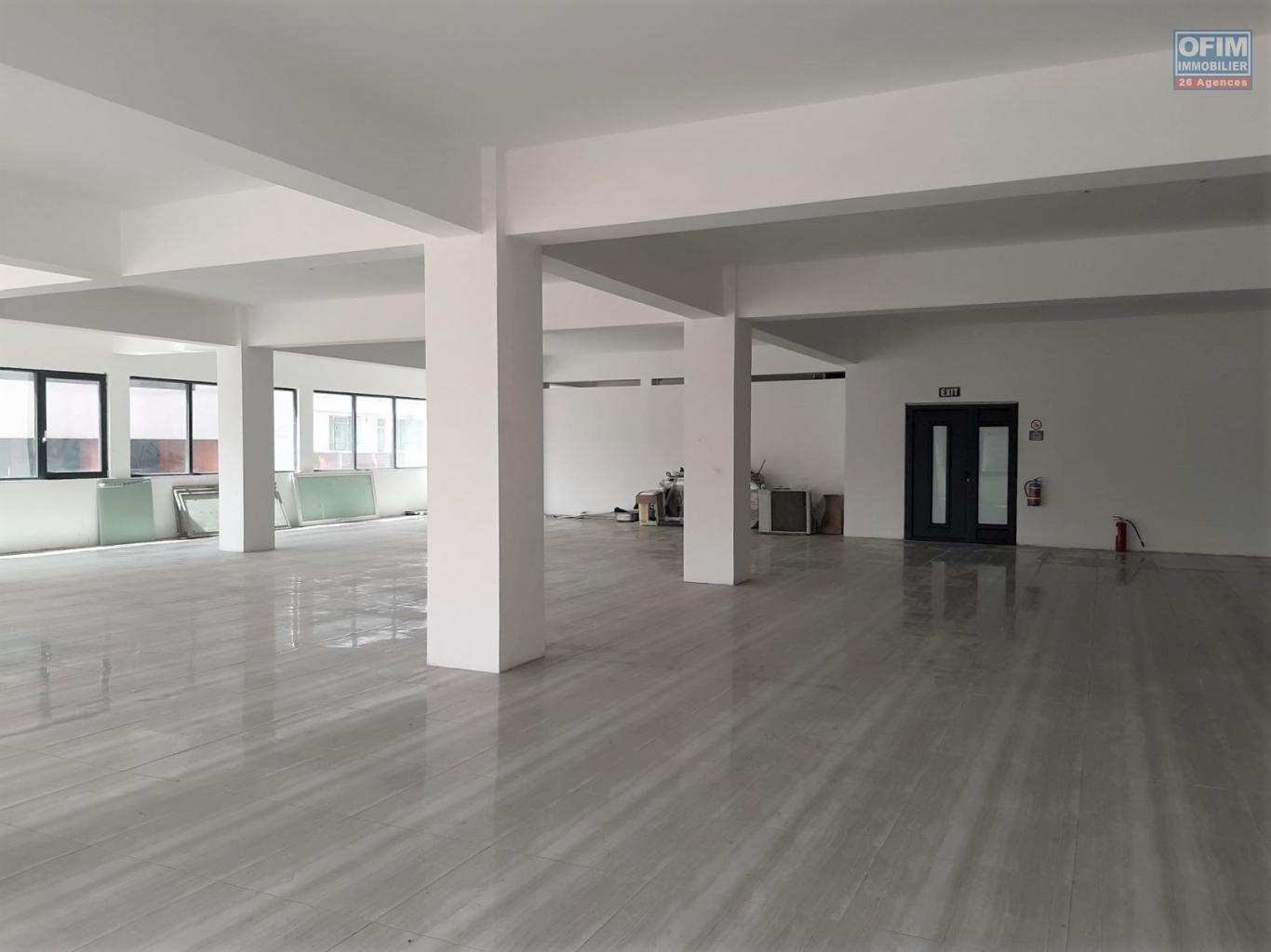 Location Local professionnel BEAU BASSIN ROSE HILL QUATRE