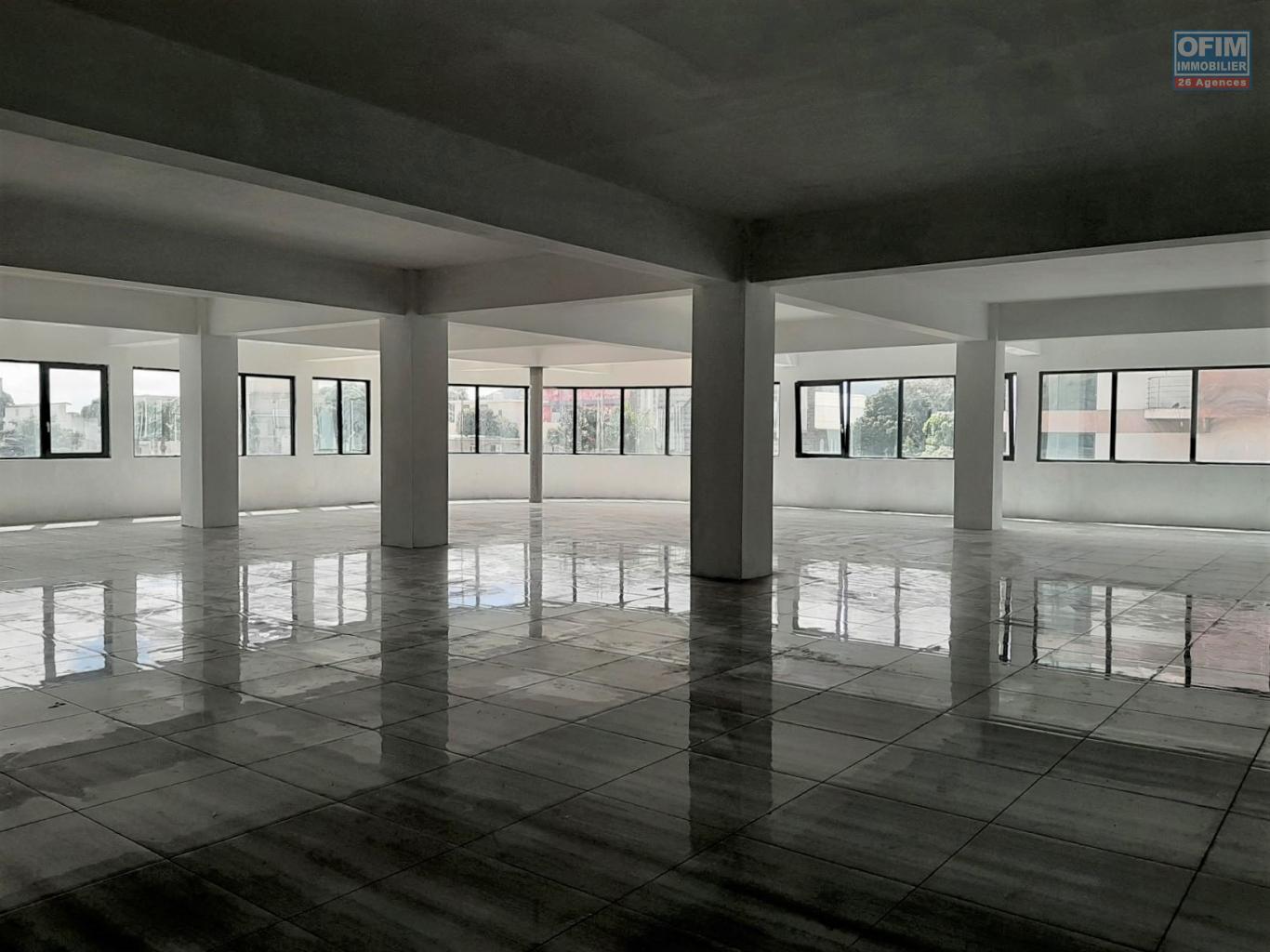 Location Local professionnel BEAU BASSIN ROSE HILL QUATRE