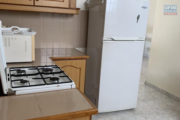 Flic En Flac à vendre deux duplex trois chambres en excellent état situé dans un quartier calme et proche de toutes commodités.