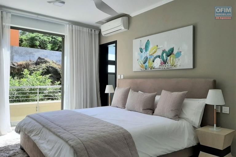 Tamarin à vendre confortable appartement de 2 chambres à coucher, situé à la Baie de Tamarin, avec accès à la plage.