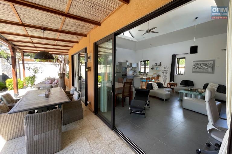 A vendre magnifique villa de 3 chambres avec piscine privée dans un merveilleux domaine sécurisé, accessible à l’achat aux étrangers et aux mauriciens.