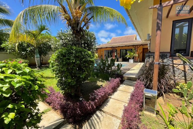 A vendre magnifique villa de 3 chambres avec piscine privée dans un merveilleux domaine sécurisé, accessible à l’achat aux étrangers et aux mauriciens.