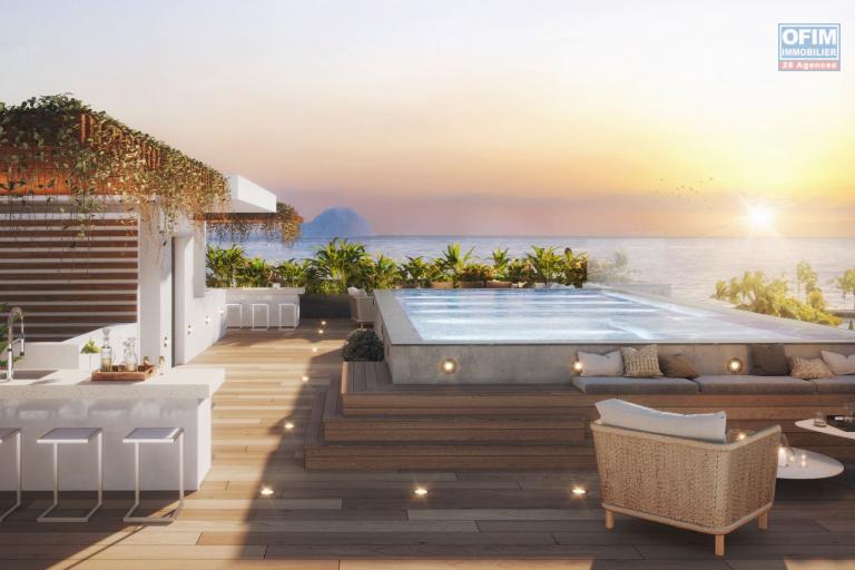 For Sale 2-bedroom penthouse of 127m&sup2; in the heart of Tamarin available to foreigners (R+2)