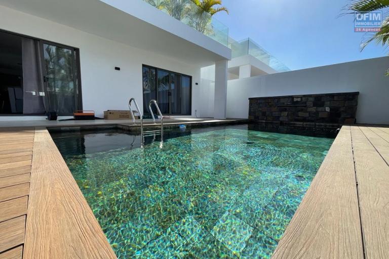 A vendre une villa contemporaine de 4 chambres à coucher avec piscine privée dans une résidence sécurisée à Mont Mascal.
