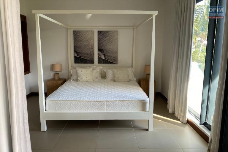 A vendre spacieux appartement de trois chambres à coucher dans une résidence haute de gamme très bien entretenue et sécurisée à Roches Noires.