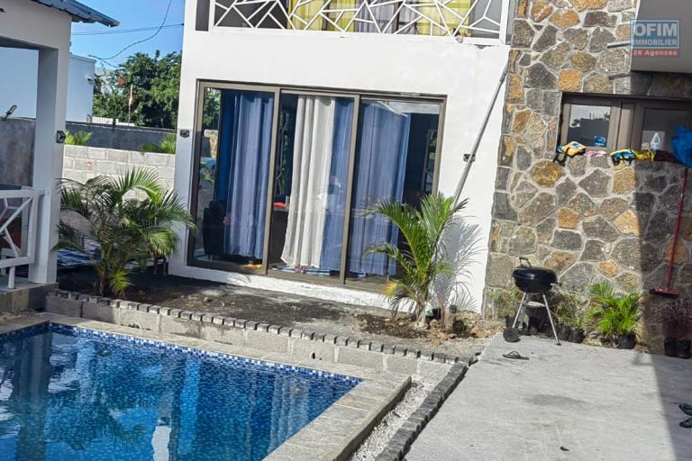 A vendre villa de 260 m2 de 5 chambres à coucher avec piscine à Grand Gaube