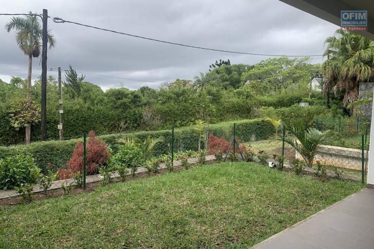 Flor&eacute;al for sale magnificent and recent 3 bedroom duplex house located in a luxurious, quiet, secure residence.