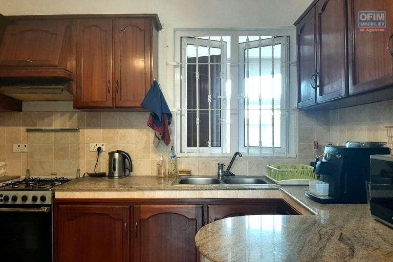 Vacoas Ile Maurice &agrave; vendre maison de 6 chambres avec piscine, pouvant &ecirc;tre convertie en 2 appartements ind&eacute;pendants.