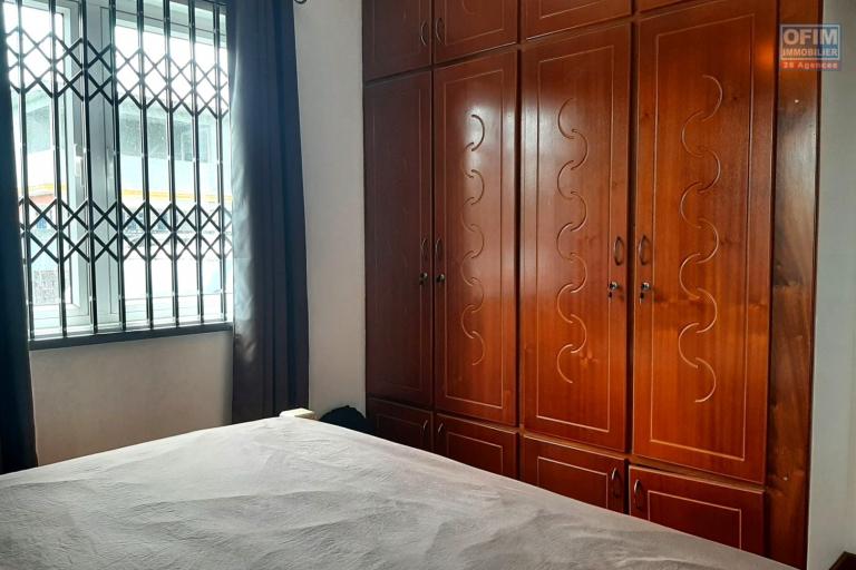 Vacoas Ile Maurice &agrave; vendre maison de 6 chambres avec piscine, pouvant &ecirc;tre convertie en 2 appartements ind&eacute;pendants.