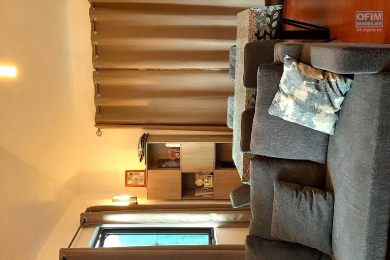 Vacoas Ile Maurice &agrave; vendre maison de 6 chambres avec piscine, pouvant &ecirc;tre convertie en 2 appartements ind&eacute;pendants.