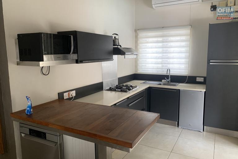 Tamarin à vendre charmante et agréable villa 3 chambres avec piscine située dans un quartier résidentiel au calme et à 5 minutes  de la plage et des commerces.