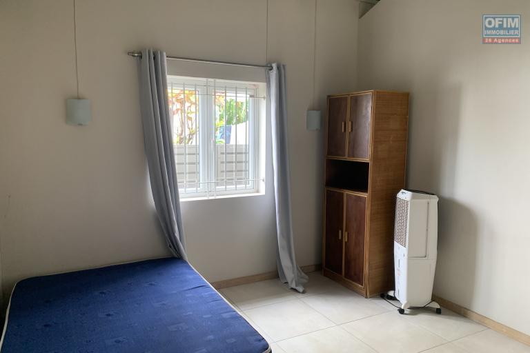 Tamarin à vendre charmante et agréable villa 3 chambres avec piscine située dans un quartier résidentiel au calme et à 5 minutes  de la plage et des commerces.