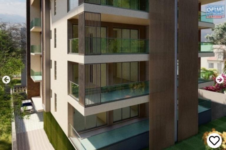 Accessible aux étrangers et aux Malgaches et aux étrangers : A vendre programme de 8 appartements T3 de 3  avec piscine, vue mer à Pereybère.