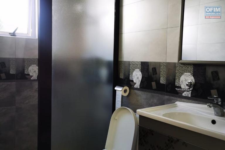 A vendre récente villa accessible à l’achat aux étrangers et aux mauriciens, située à 300 mètres de la plage de Pointe aux Piments.