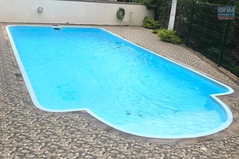 Flic en Flac à vendre récent studio situé dans une résidence avec piscine à 2 pas de la plage et des commerces au calme