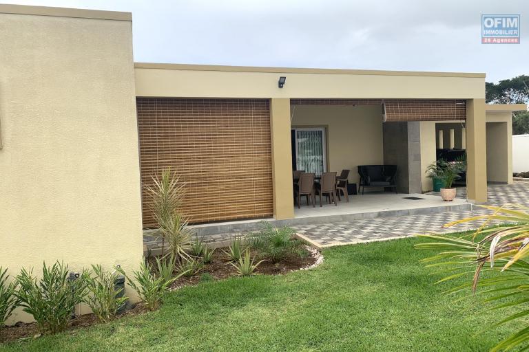 Albion à vendre belle et récente villa 2 chambres avec garage située dans un quartier résidentiel et calme.