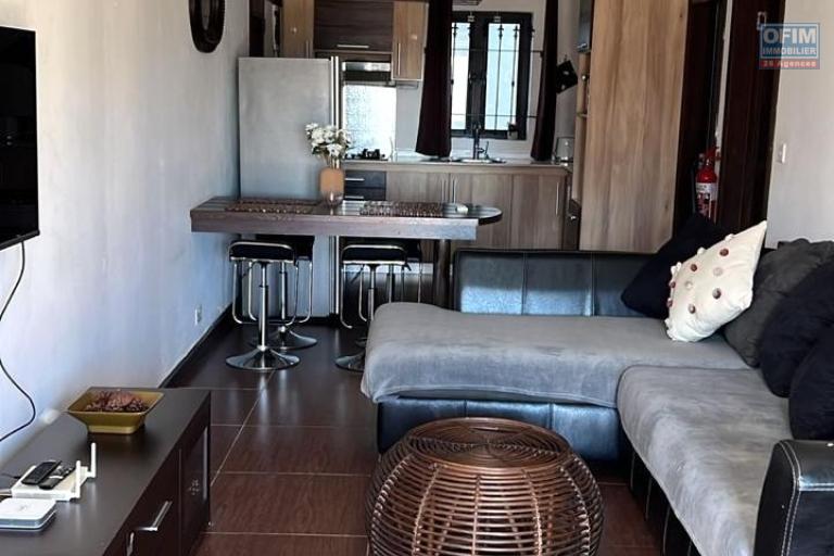  Flic en Flac à louer appartement 2 chambres avec piscine privée situé dans un quartier résidentiel et calme.
