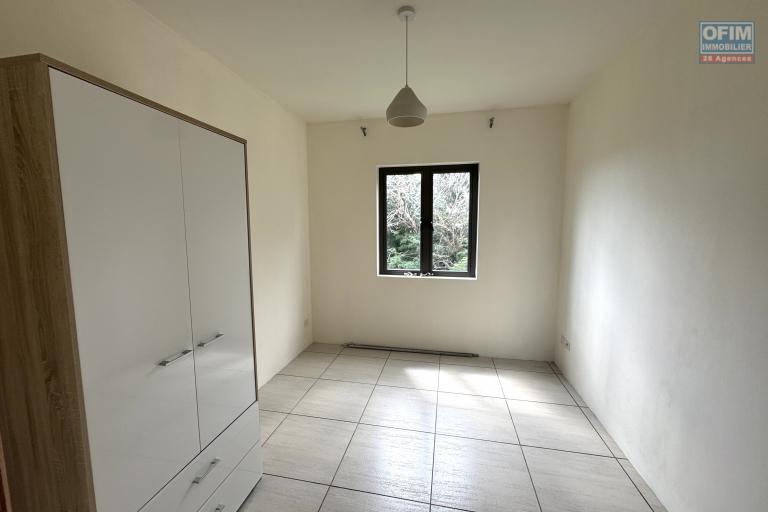 Flic en Flac à vendre accessible aux étrangers appartement de standing 2 chambres avec piscine.