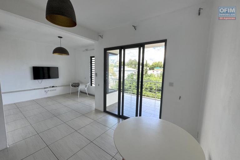 Flic en Flac à vendre appartement de standing 2 chambres avec piscine.