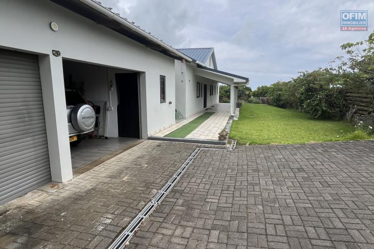 Splendide Villa Familiale - Domaine Piton - 295m² sur 1197m² de terrain Votre havre de paix vous attend au Domaine Piton !