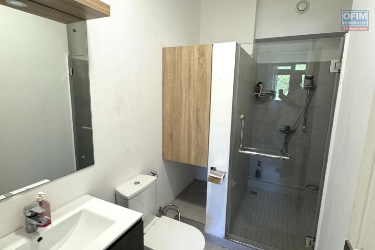 Sodnac à louer récent appartement 1 chambre situé dans une résidence sécurisée au quatrième étages avec ascenseur et parking.