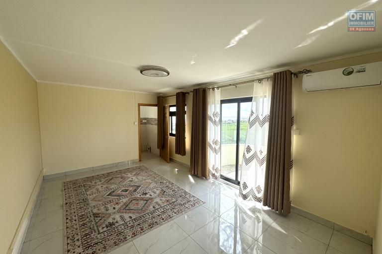 Flic en Flac à louer Penthouse 4 chambres avec vue imprenable à Flic en Flac