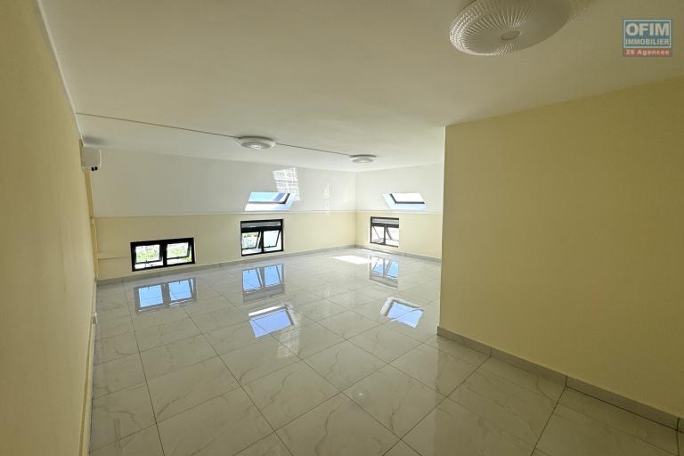 Flic en Flac à  louer penthouse 4 chambres avec vue mer à Flic en Flac