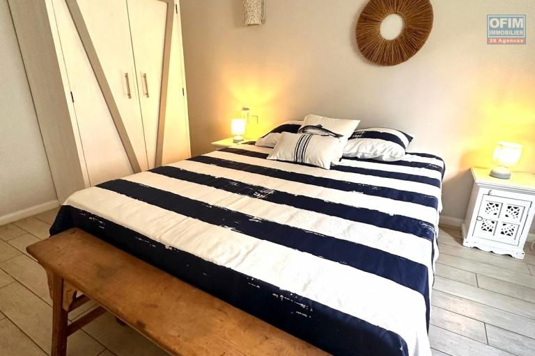  Accessible aux étranger Tamarin à vendre spacieux appartement de  3 chambres en rez-de-chaussée.