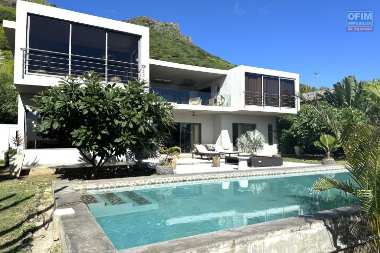  Tamarin à louer Somptueuse villa contemporaine avec vue imprenable