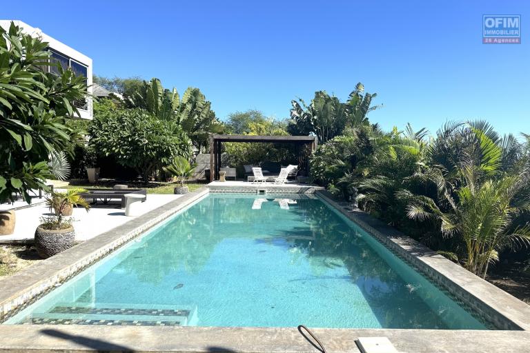  Tamarin à louer Somptueuse villa contemporaine avec vue imprenable