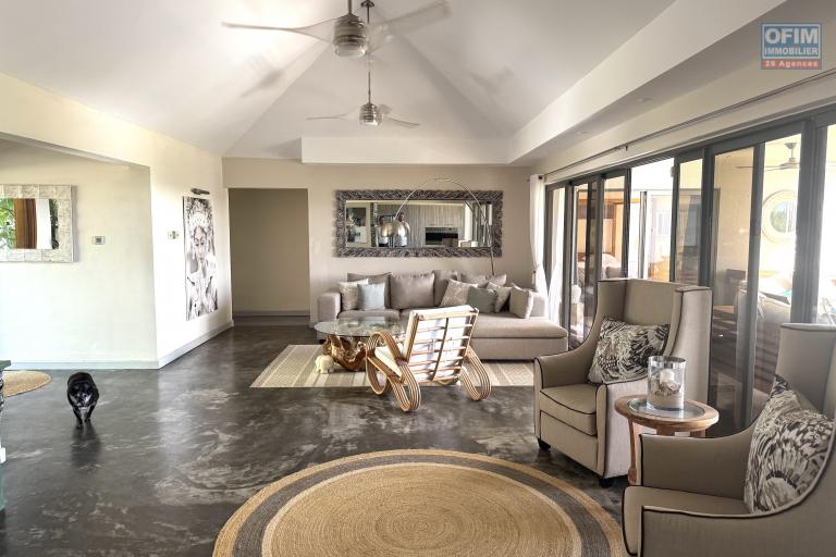  Tamarin à louer Somptueuse villa contemporaine avec vue imprenable