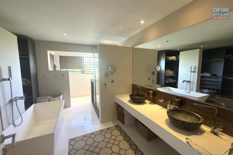  Tamarin à louer Somptueuse villa contemporaine avec vue imprenable