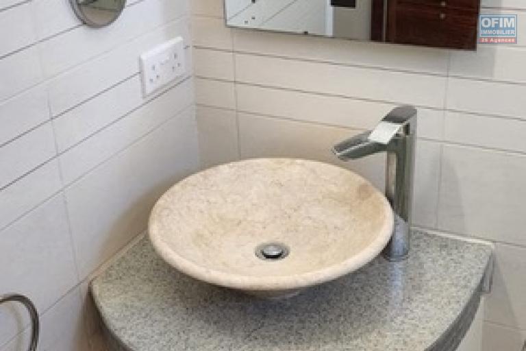 Petite Villa Duplex à Vendre à Pereybere - Votre Coin de Paradis Sécurisé !