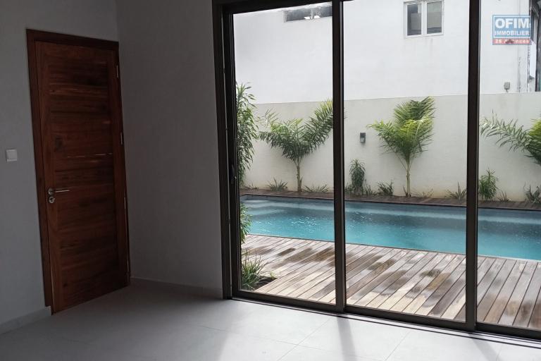EXCEPTIONNEL ! Villa Moderne & Design Neuve (achevée en Janvier 2025) à GRAN BAIE - Luxe, Piscine et Sécurité - Idéale Famille & Investisseur
