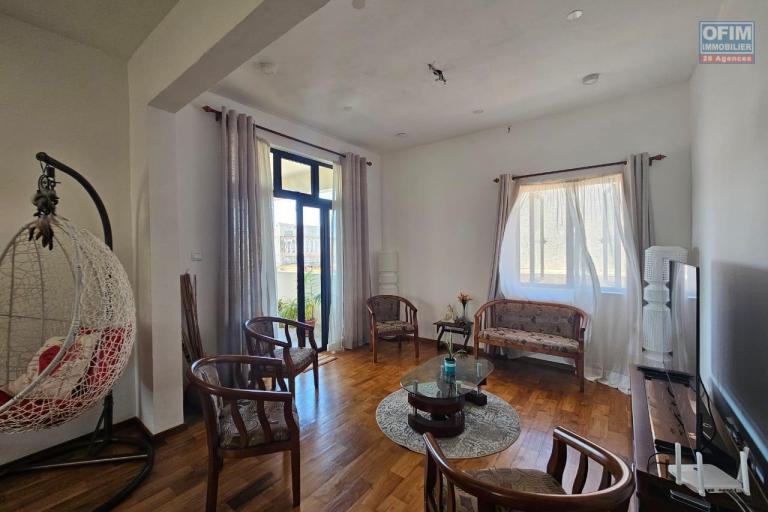 Très belle opportunité a Calodyne. A louer appartement  spacieux de 3 chambres, vue mer et montagne