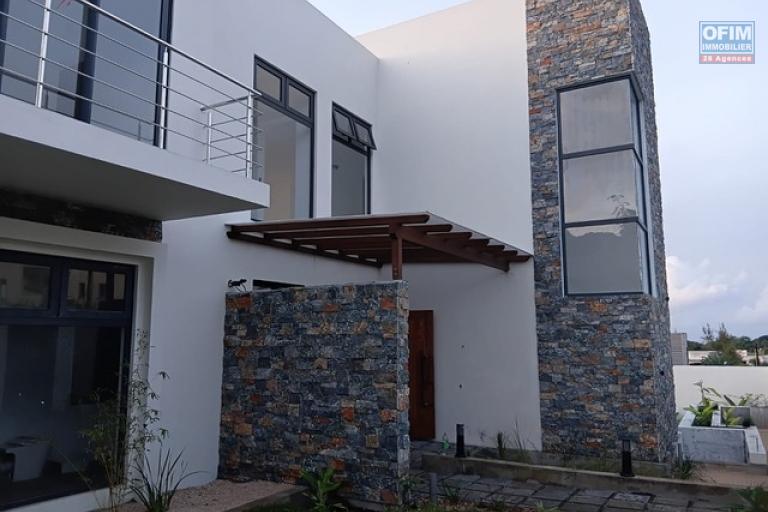 Superbe Villa Neuve à Louer à Piton – Un Havre de Paix et de Confort