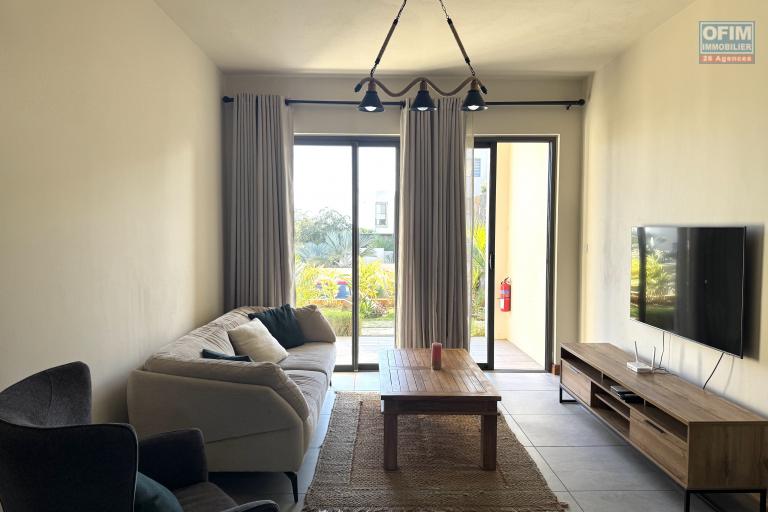 À louer – Flic en Flac Magnifique et récent appartement 3 chambres situé en rez-de-chaussée, avec piscine commune et parking sécurisé.